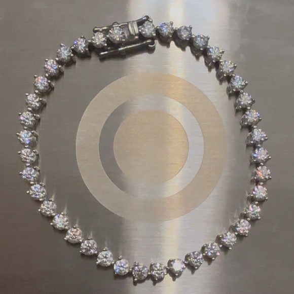 Jewelry - Elegant Silver Bracelet with Sparkling Stones